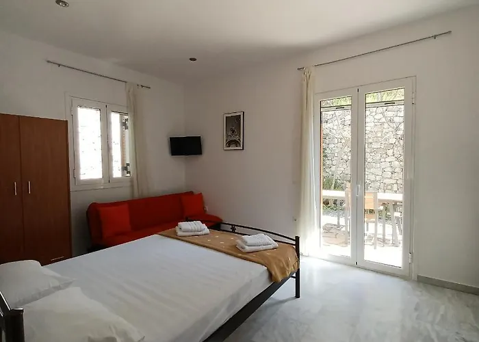 Βίλα Syvros Σύβρος